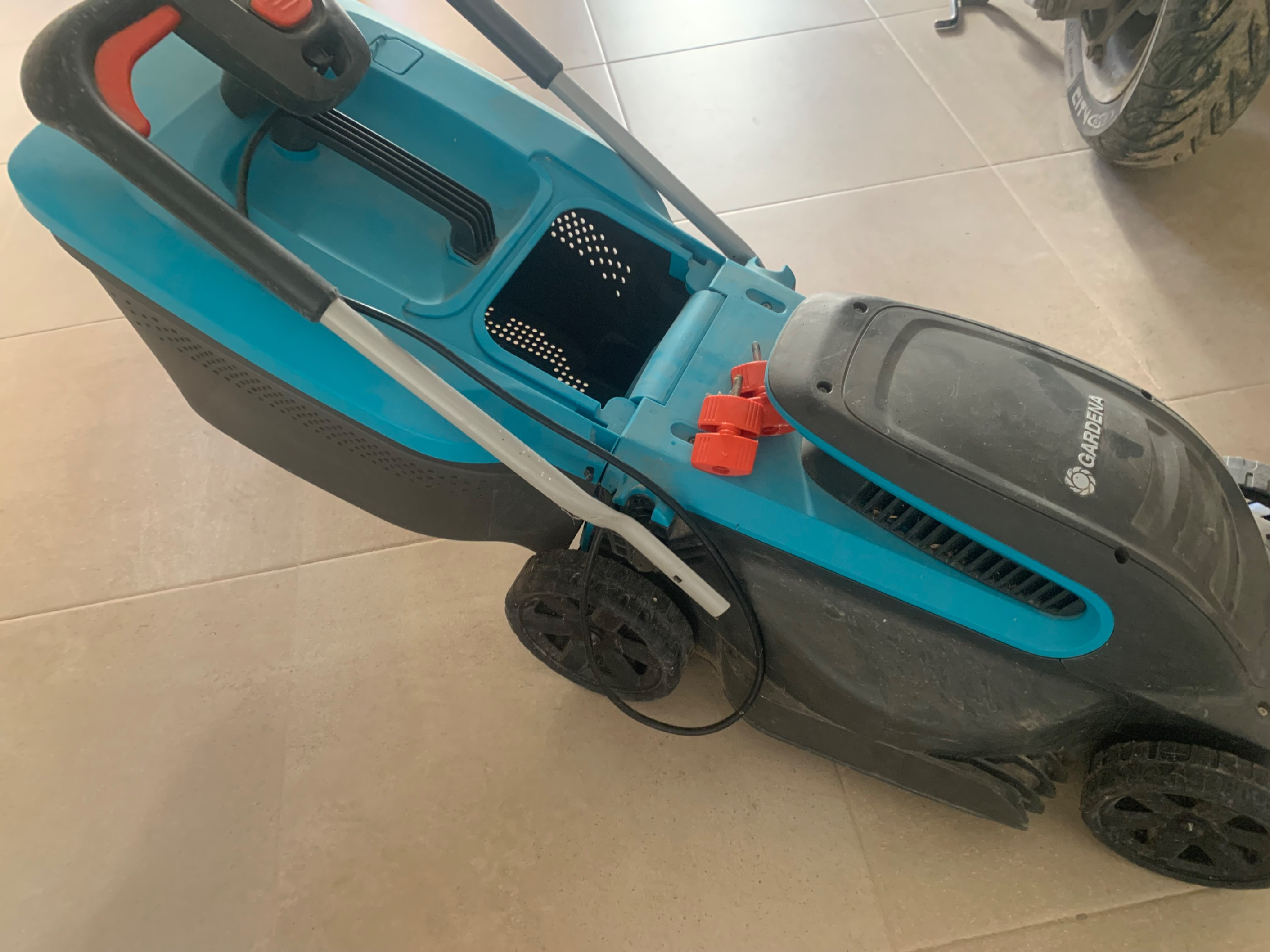 GARDENA PowerMax – جزّازة عشب كهربائية (فئة متوسّطة)  ✍