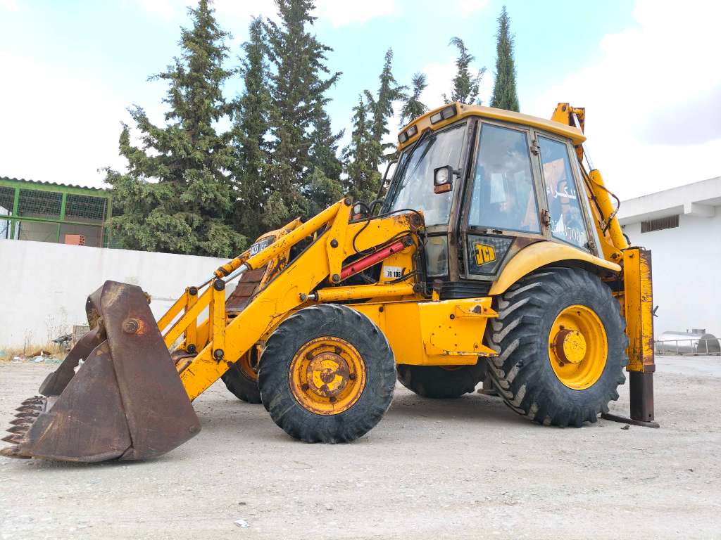 Tractopelle jcb