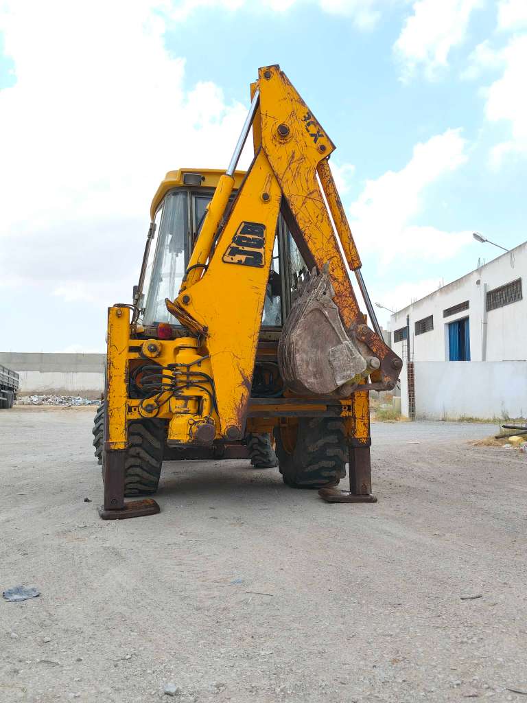 Tractopelle jcb