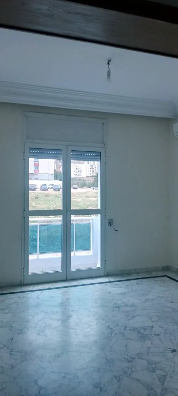 S+2 cité Ennasr 1200 d / mois 