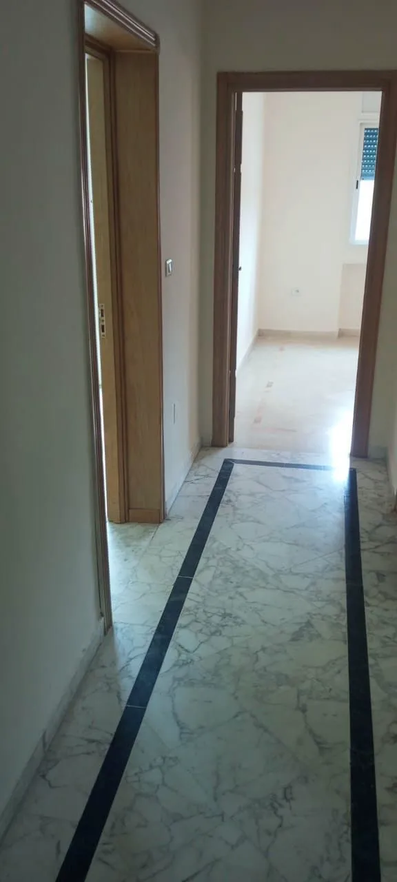 S+2 cité Ennasr 1200 d / mois 