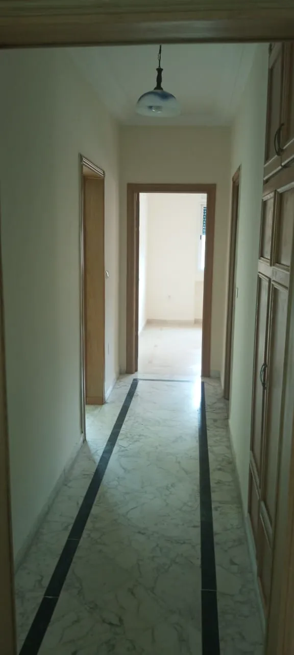 S+2 cité Ennasr 1200 d / mois 