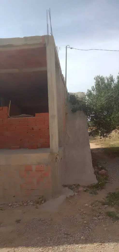 أرض للبيع