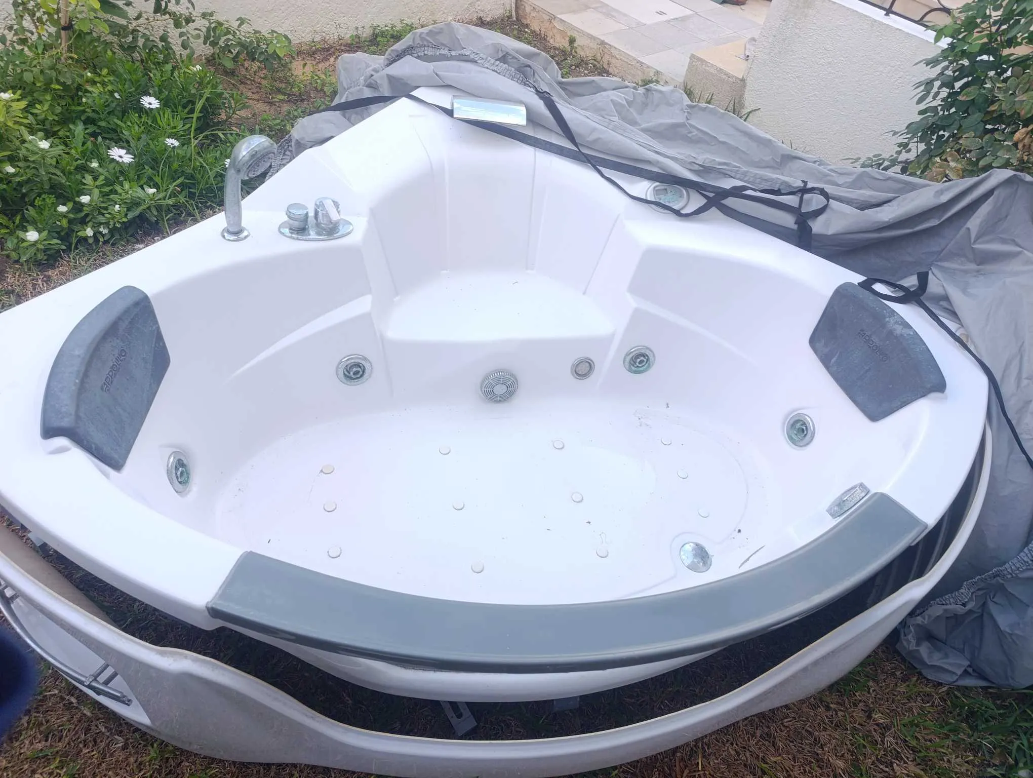 baignoire balnéo d'angle