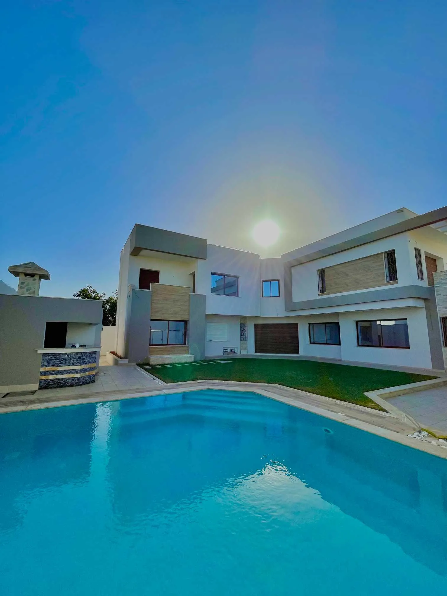 Villa haut standing avec piscine à vendre – Boumhal