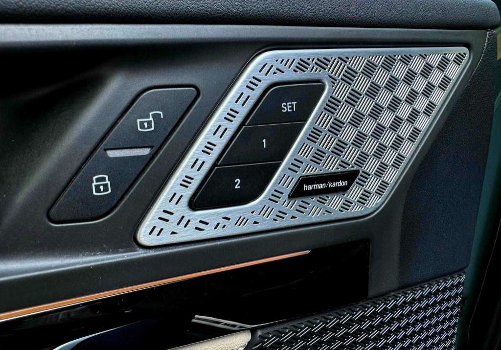 🇩🇪BMW X1 DIESEL hybrid 2L 22.000km 2024 🇩🇪⛔️Voiture unique en tunisie⛔️ On accepte l'échange 