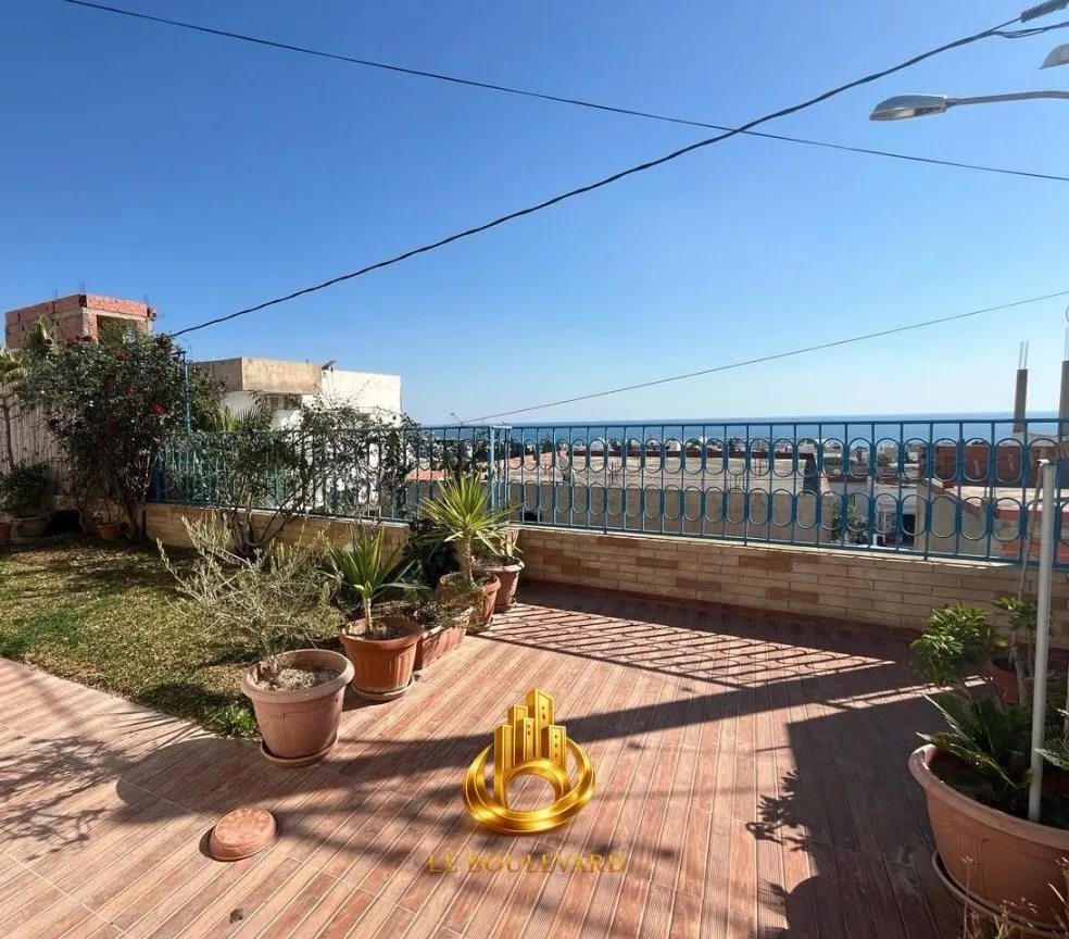 A Vendre Villa S+4 Avec Piscine Et Vue Sur Mer à Hammamet Nord 