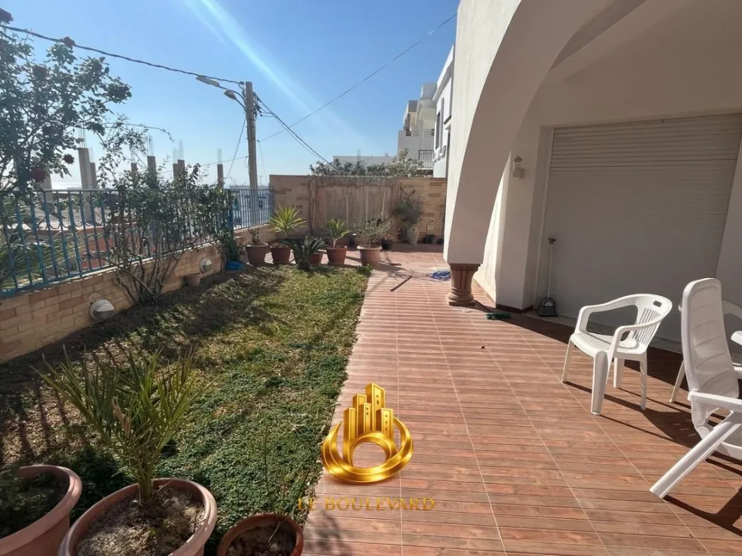 A Vendre Villa S+4 Avec Piscine Et Vue Sur Mer à Hammamet Nord 