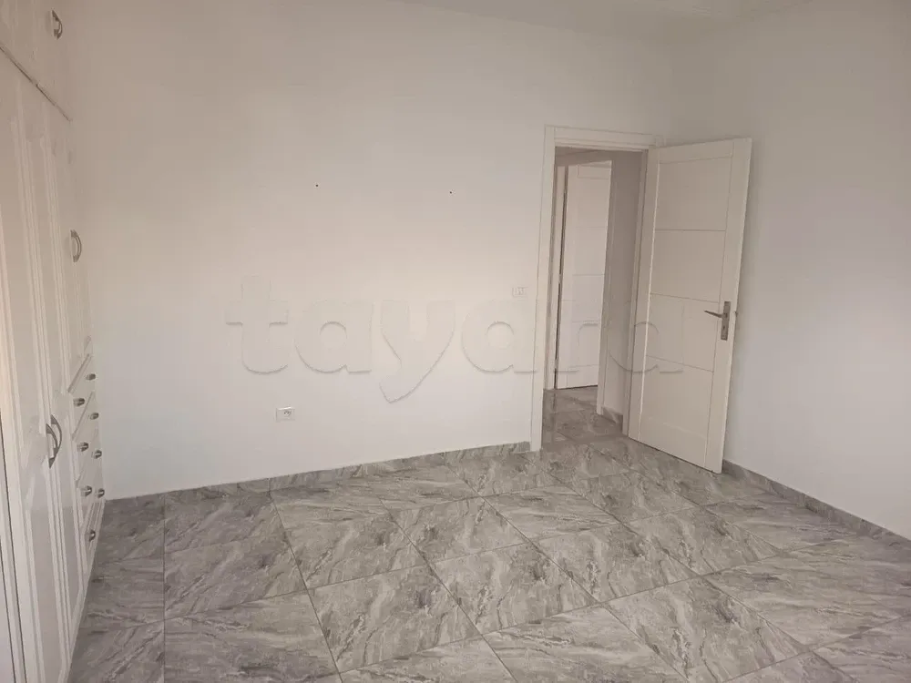 un étage d'une villa s+3 au 2éme étage a louer situé a jardin d'el manzah 2 