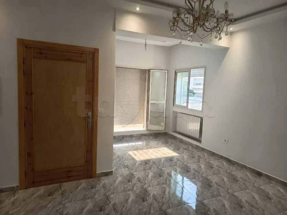 un étage d'une villa s+3 au 2éme étage a louer situé a jardin d'el manzah 2 