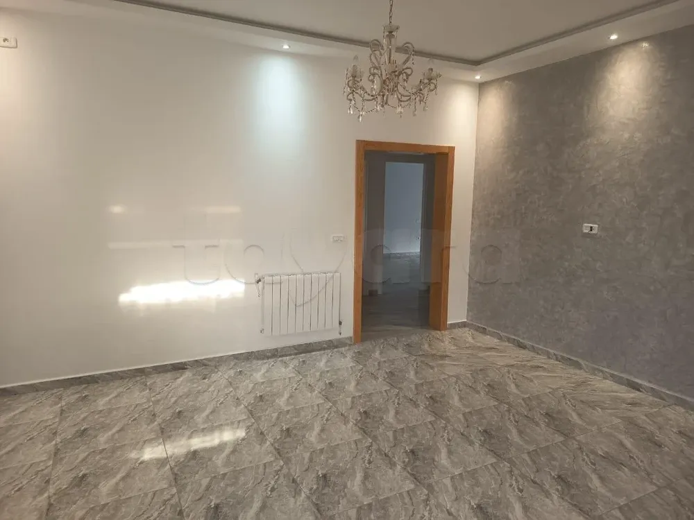 un étage d'une villa s+3 au 2éme étage a louer situé a jardin d'el manzah 2 