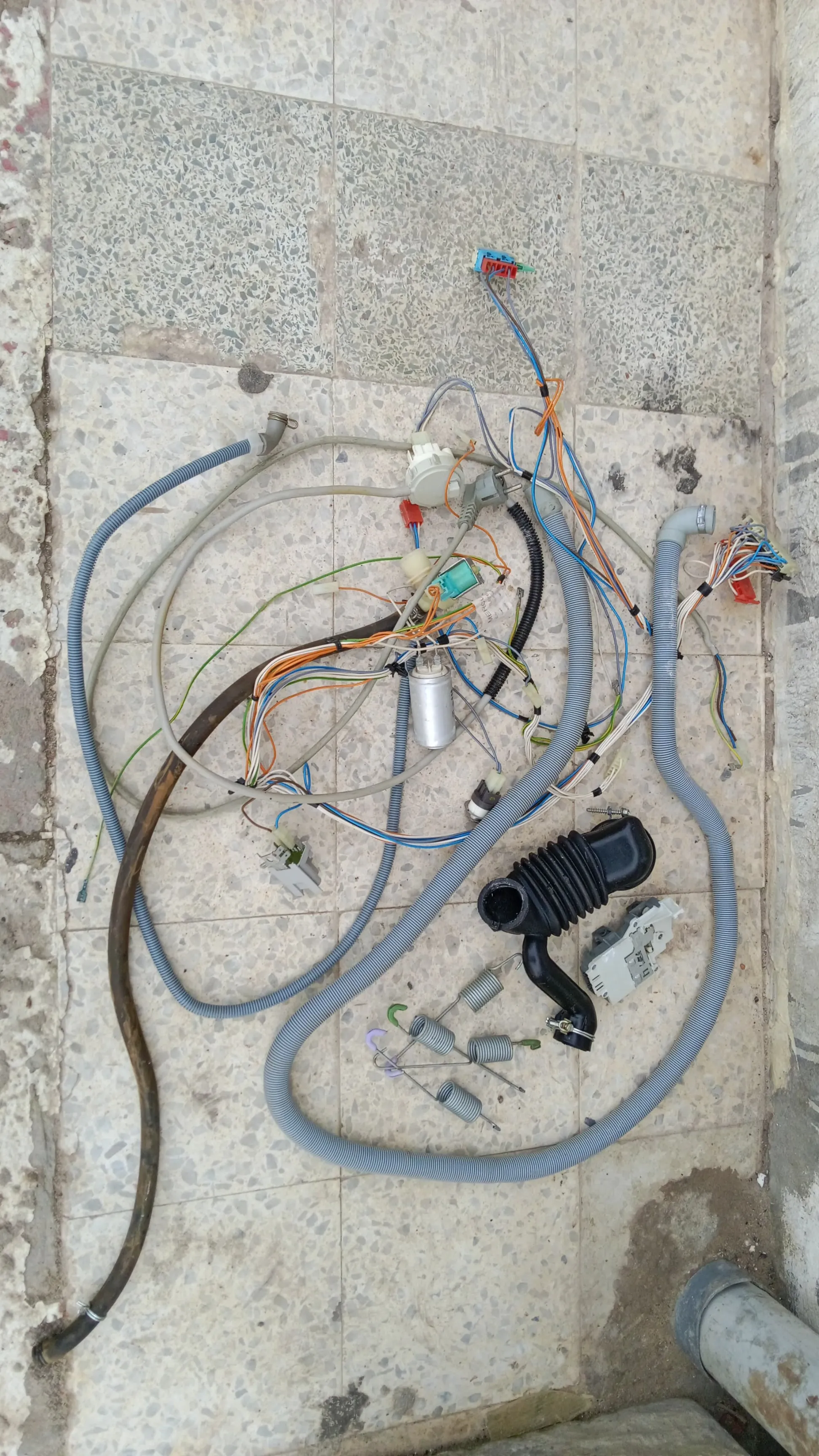 Carte électronique ; Moteur ; porte et accessoires machine à laver SAMSUNG DIAMOND 6 et 7 Kg 