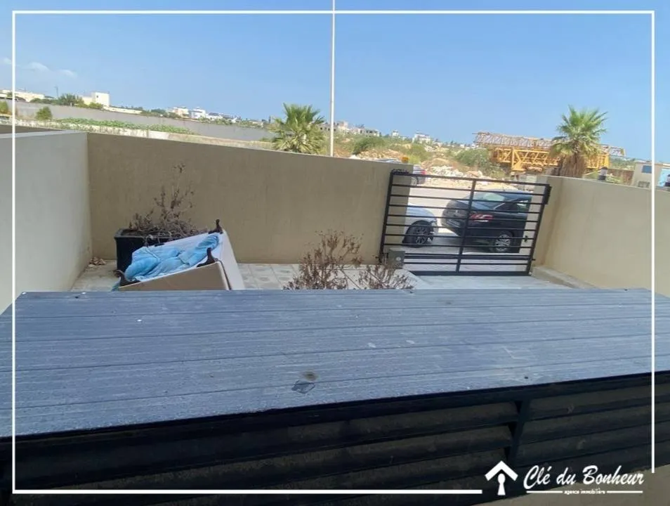 Appartement S+1 avec terrasse à Cité Wahat