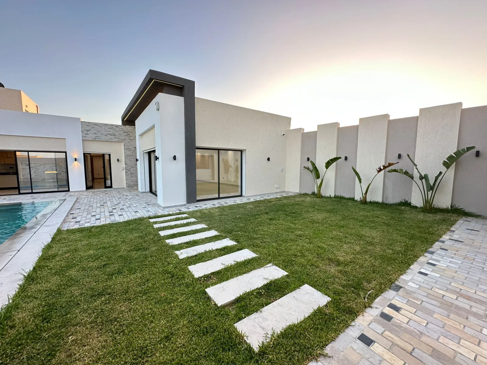 deux belles villas de plain pied nouvellement construites 