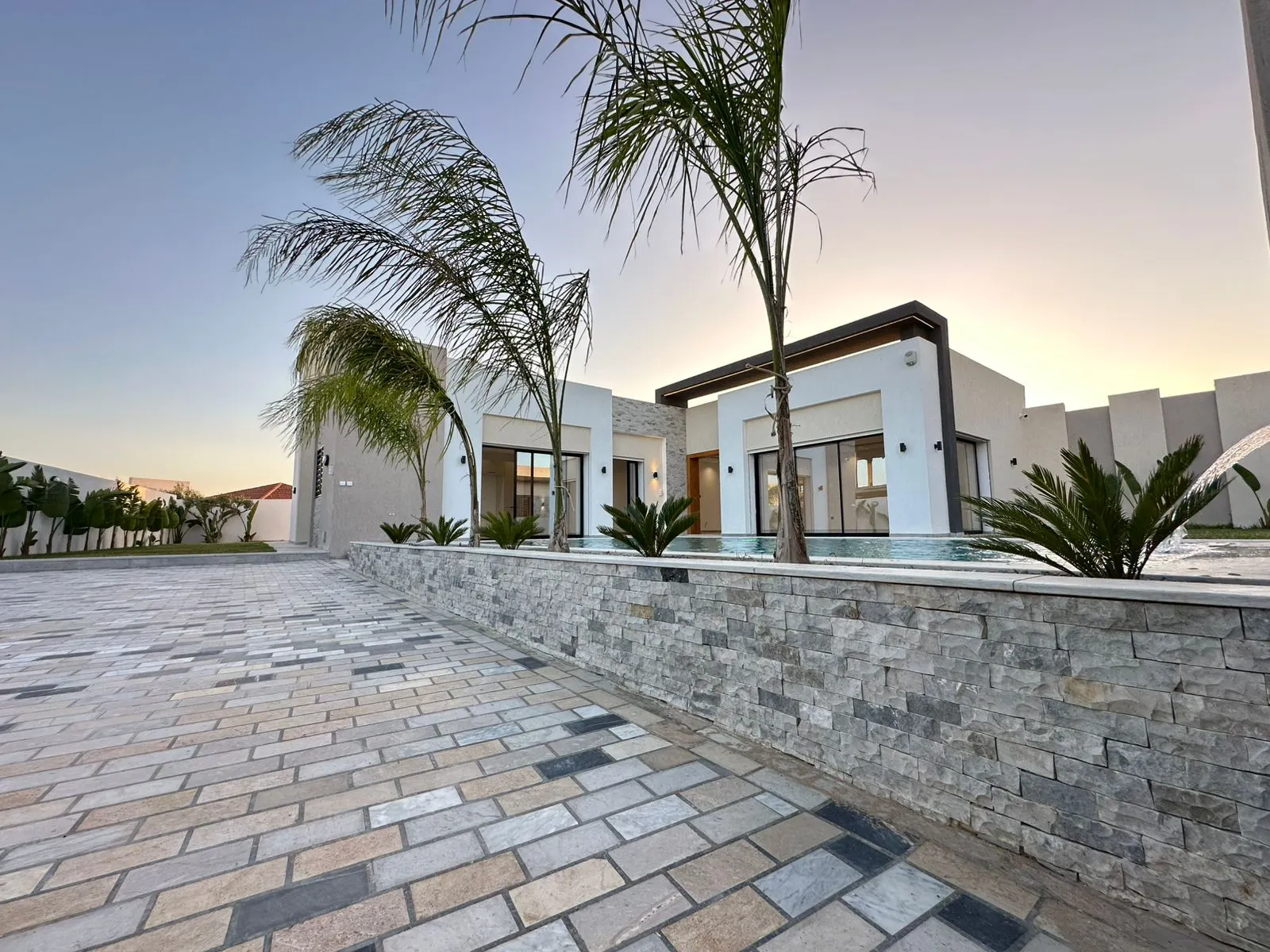 deux belles villas de plain pied nouvellement construites 