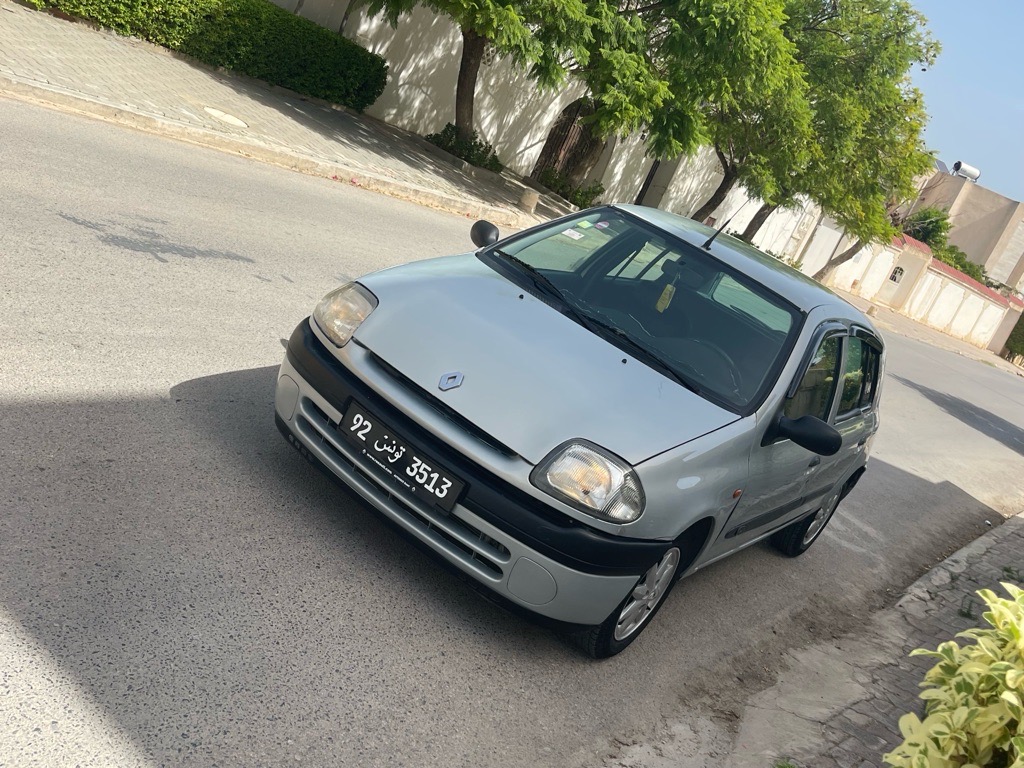 Clio BombĂš Cabel đŽđŽđŽđŽ