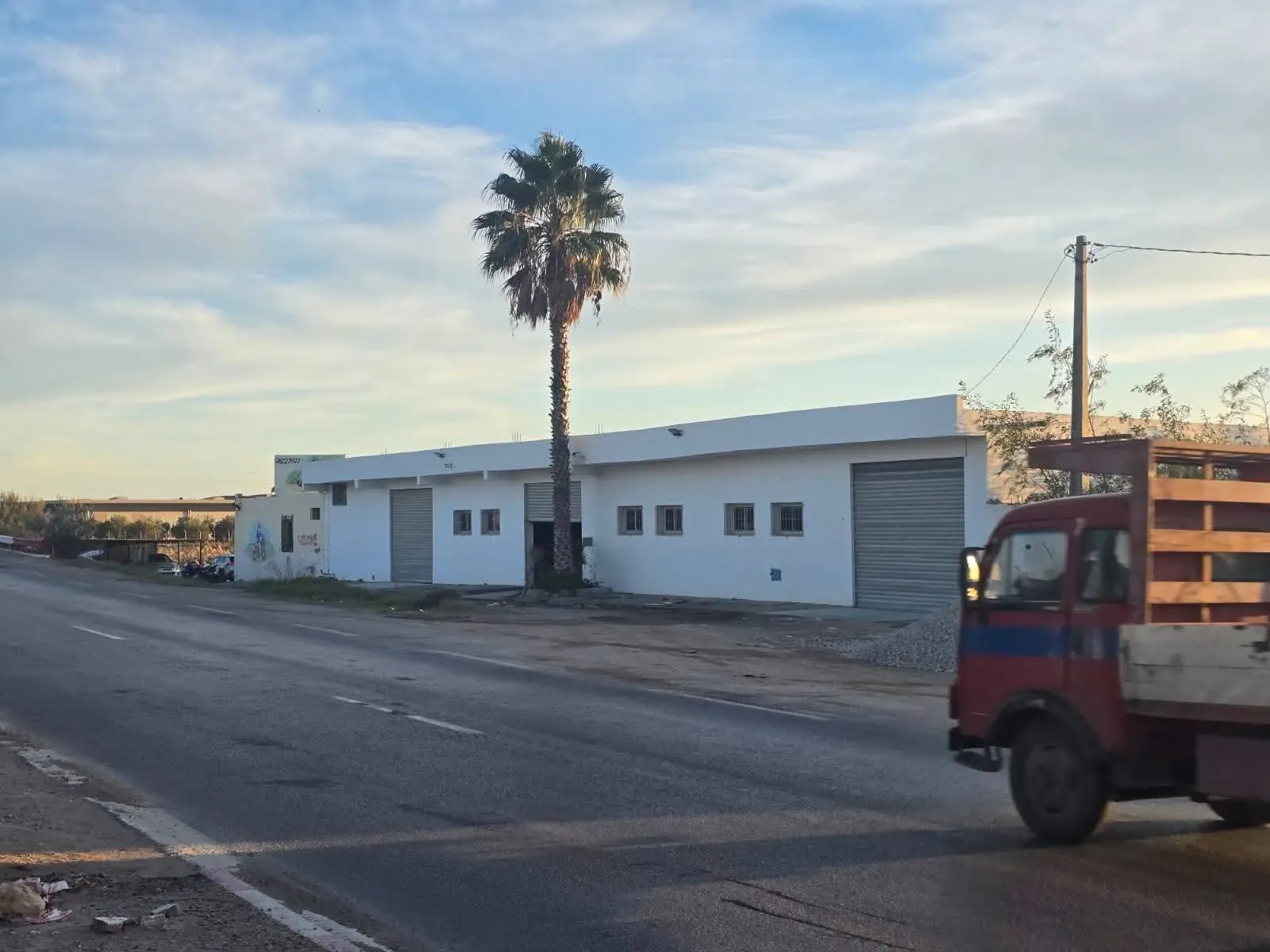 Opportunité a vendre 3 local individuel 7000m2