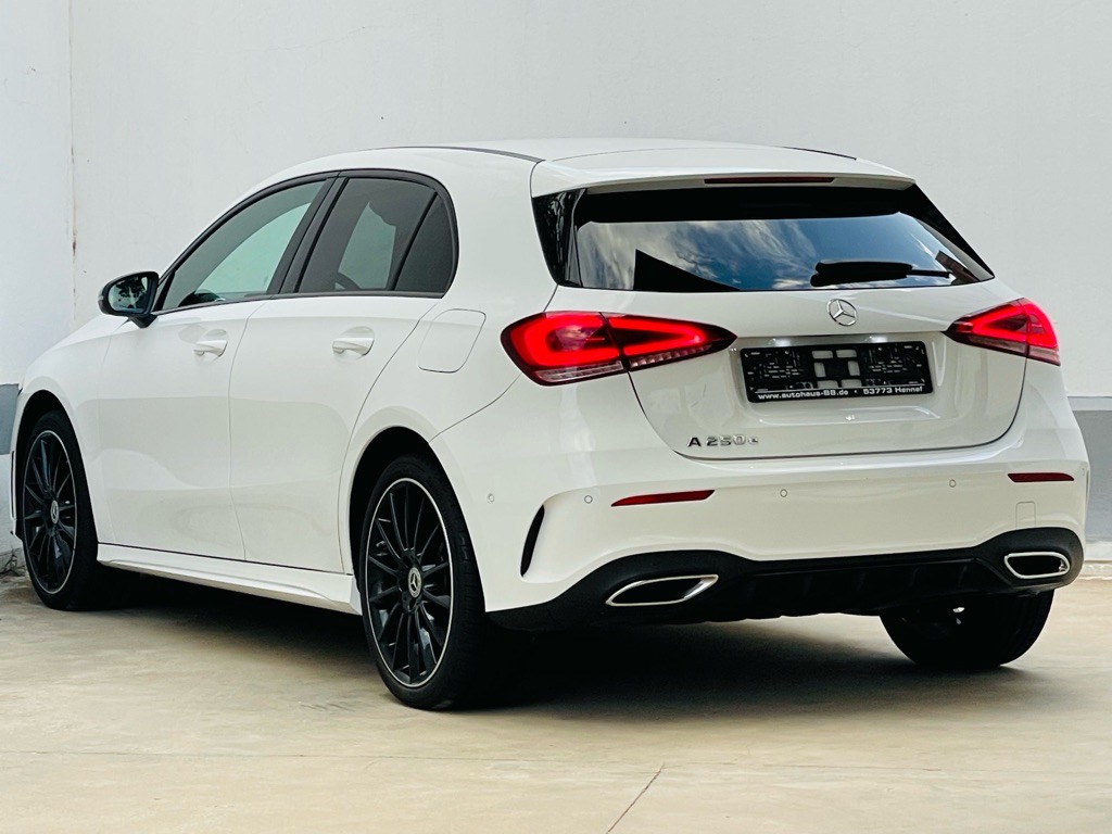 MERCEDES CLASS A250e AMG PACK NIGHT