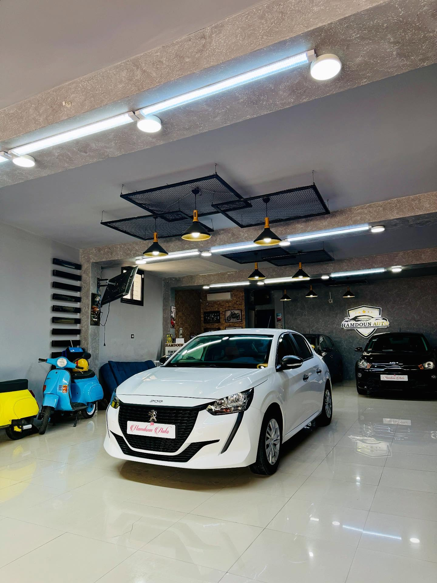  Peugoet 208
