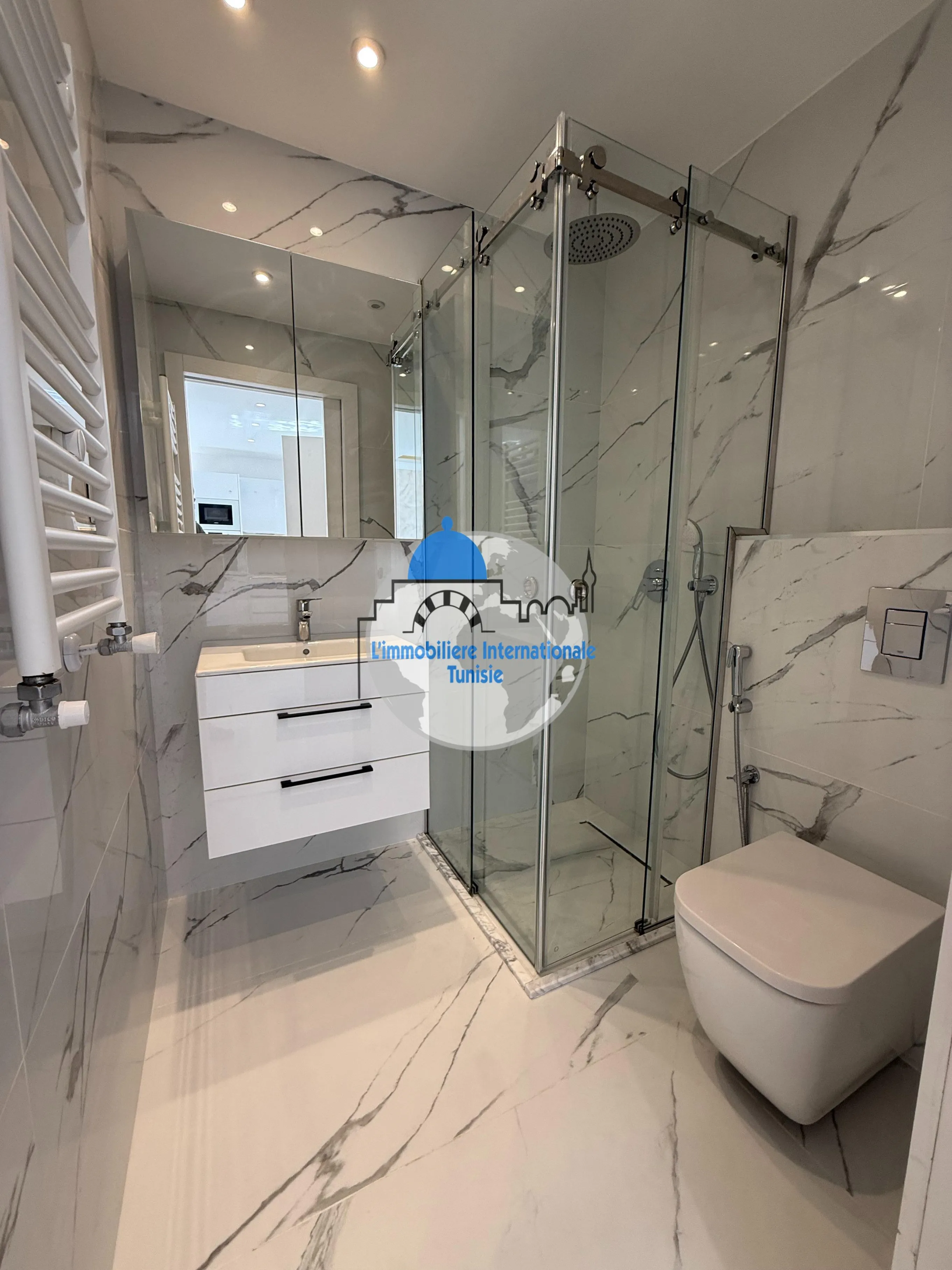 À 𝐕𝐞𝐧𝐝𝐫𝐞 | Appartement S+1 Haut Standing  📍 𝗧𝗮𝗻𝘁𝗮𝗻𝗮 – 𝗖𝗵𝗮𝘁𝘁 𝗠𝗮𝗿𝗶𝗮𝗺