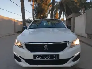 PEUGEOT 301 ACCESS PREMIÈRE MAIN EN EXCELLENT ÉTAT 