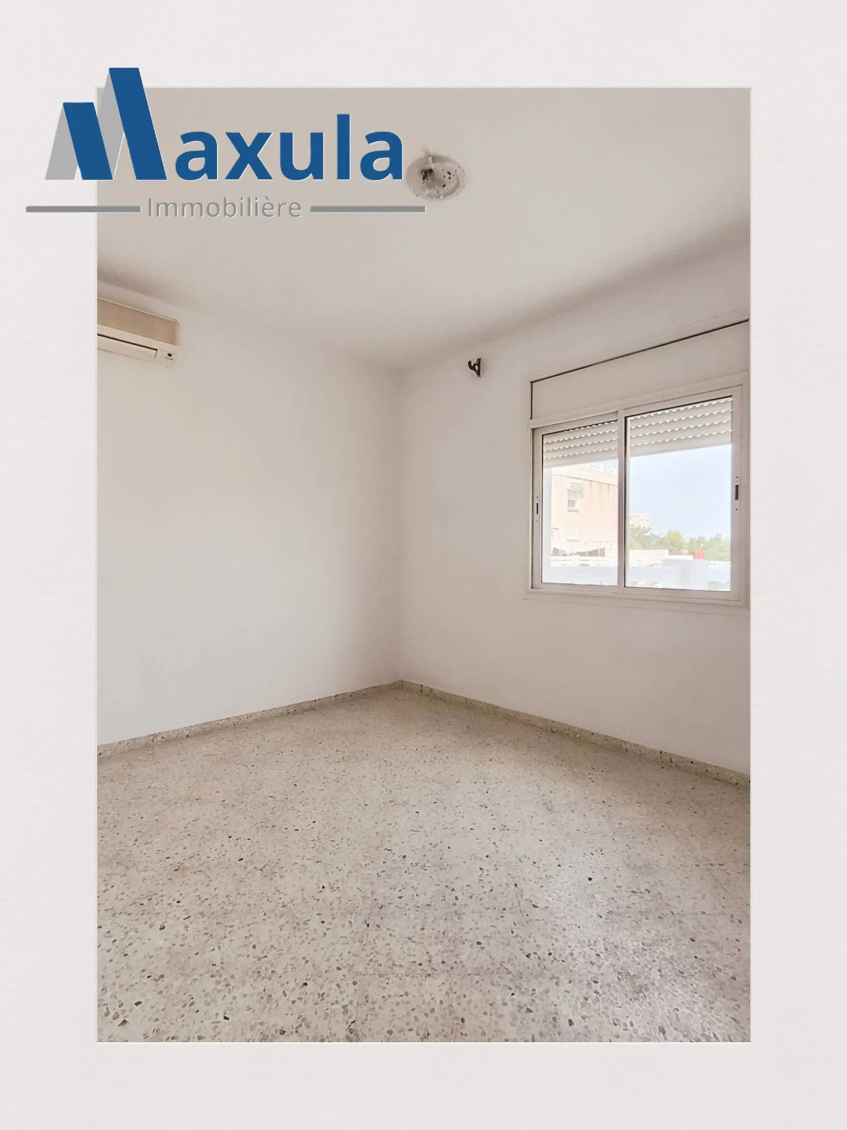 À LOUER APPARTEMENT S+3 AVEC GRANDE TERRASSE À RADES CITÉ OLYMPIQUE