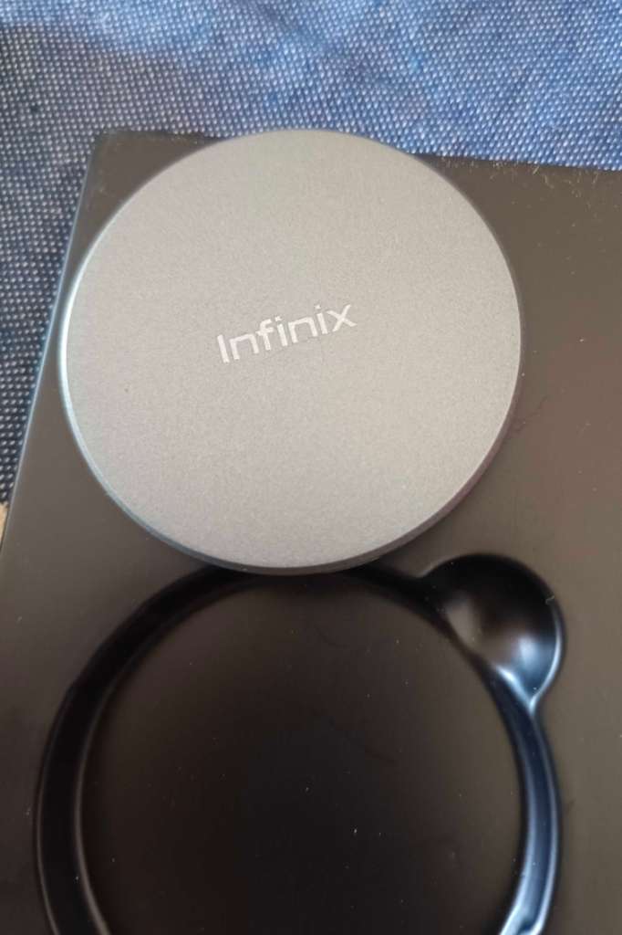 Infinix MagPad / XMC02 — Chargeur magnétique sans fil 15 W