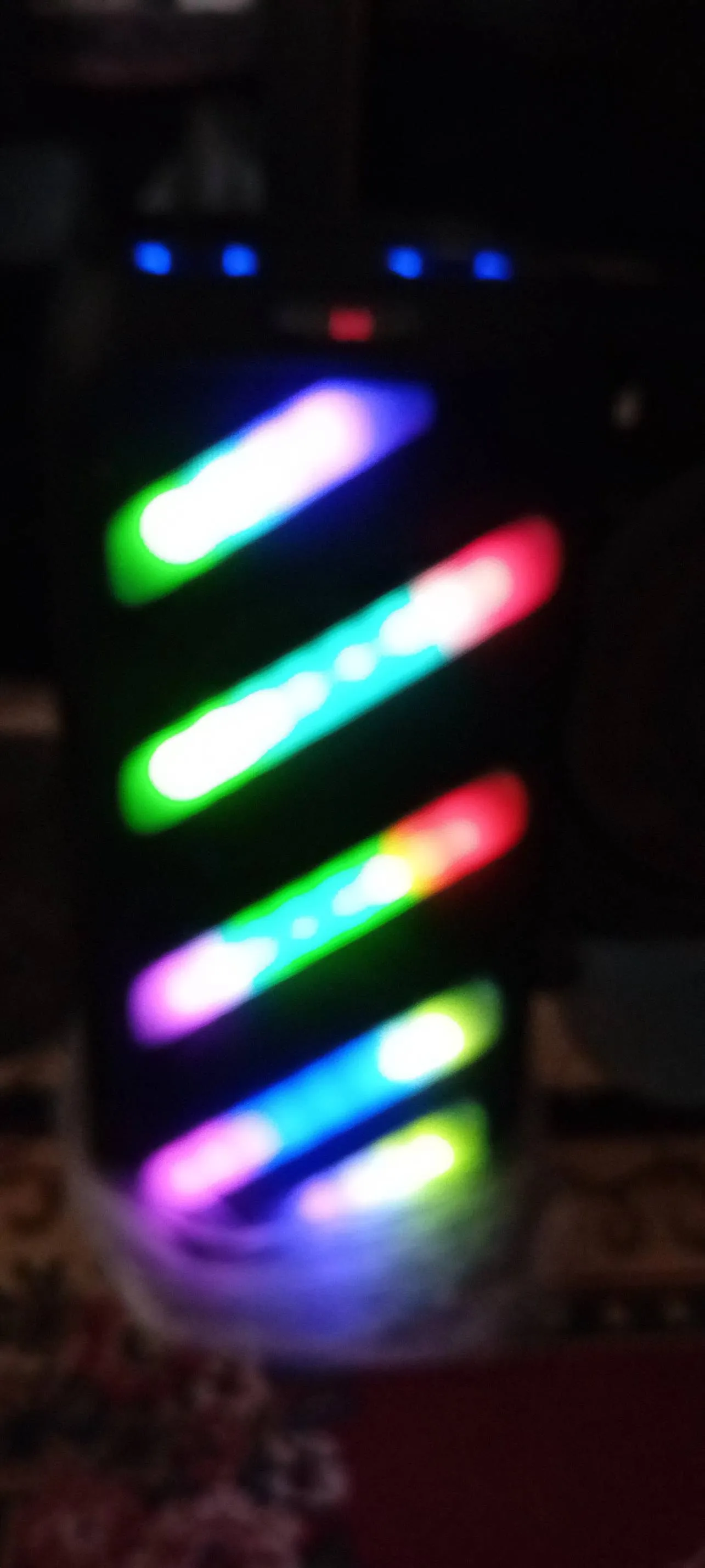 à vendre un haut parleur puissant (Multimedia Speaker) avec jeux de lumière