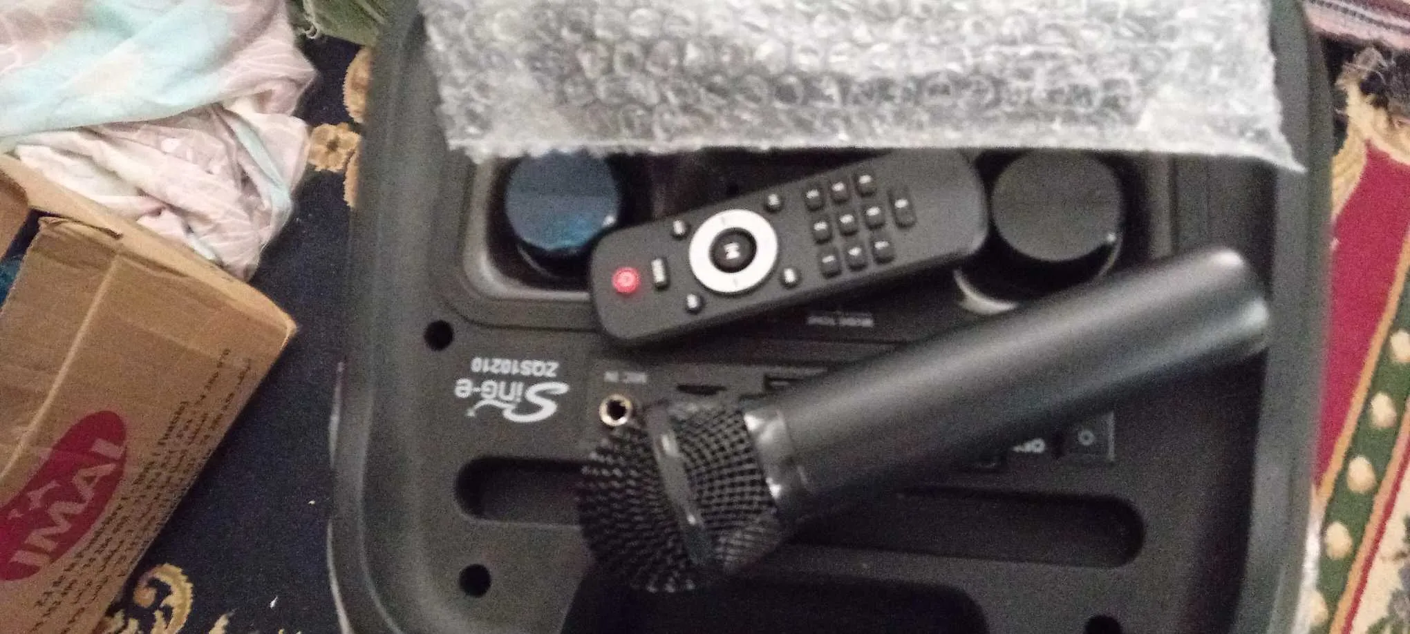 à vendre un haut parleur puissant (Multimedia Speaker) avec jeux de lumière