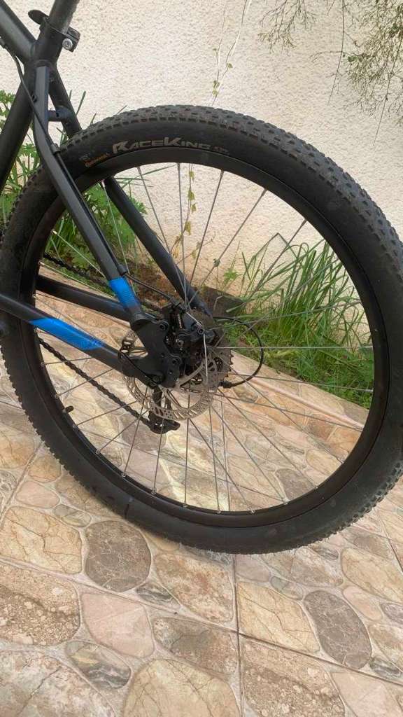 ROCKRIDER

Vélo vtt randonnee st 120 noir bleu 27,5"