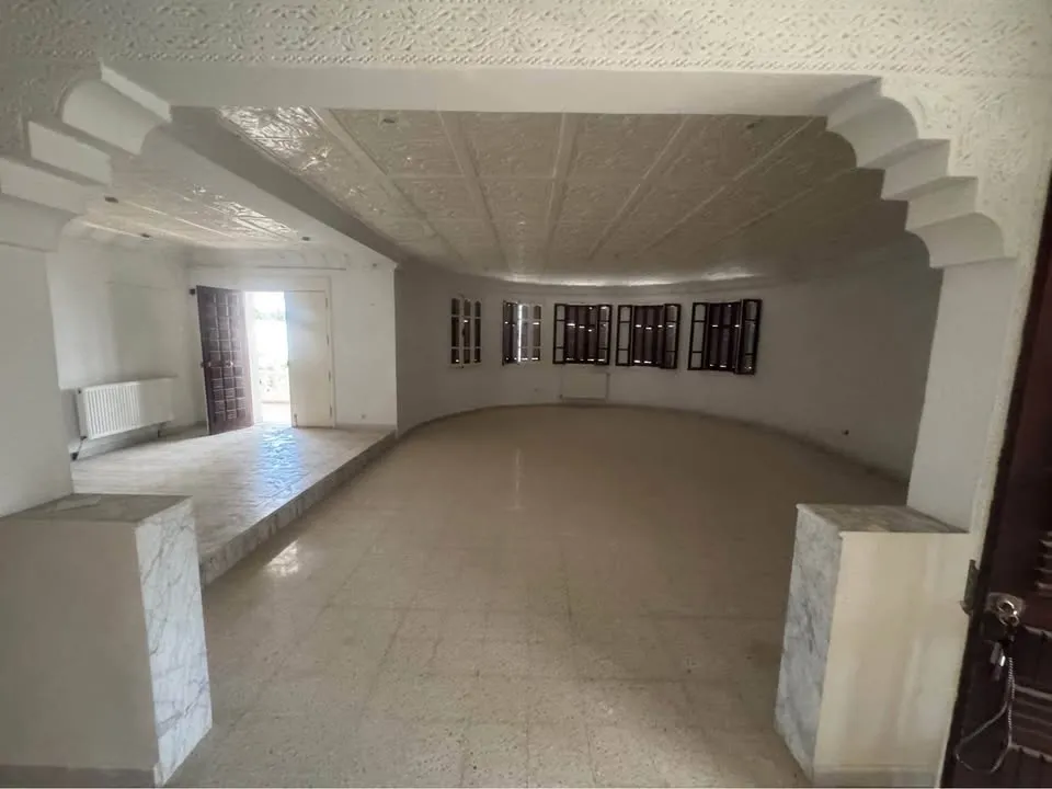 À vendre – Villa spacieuse et lumineuse dans un quartier résidentiel calme