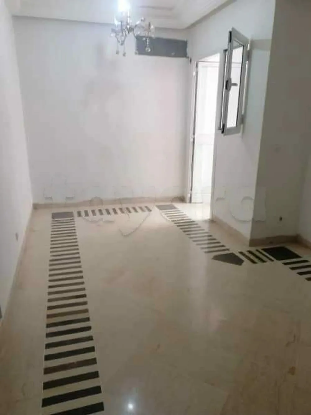 un appartement s+1 au 1er étage a louer situé a Jardin d'El Manzah 2 Prés de Mercure