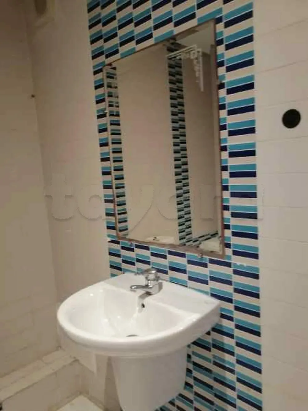 un appartement s+1 au 1er étage a louer situé a Jardin d'El Manzah 2 Prés de Mercure