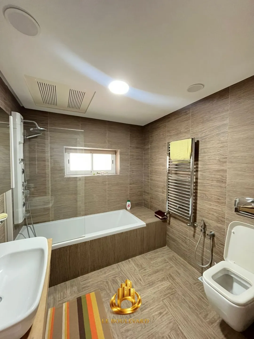 A vendre villa S+5 à Sidi Mahersi , Nabeul