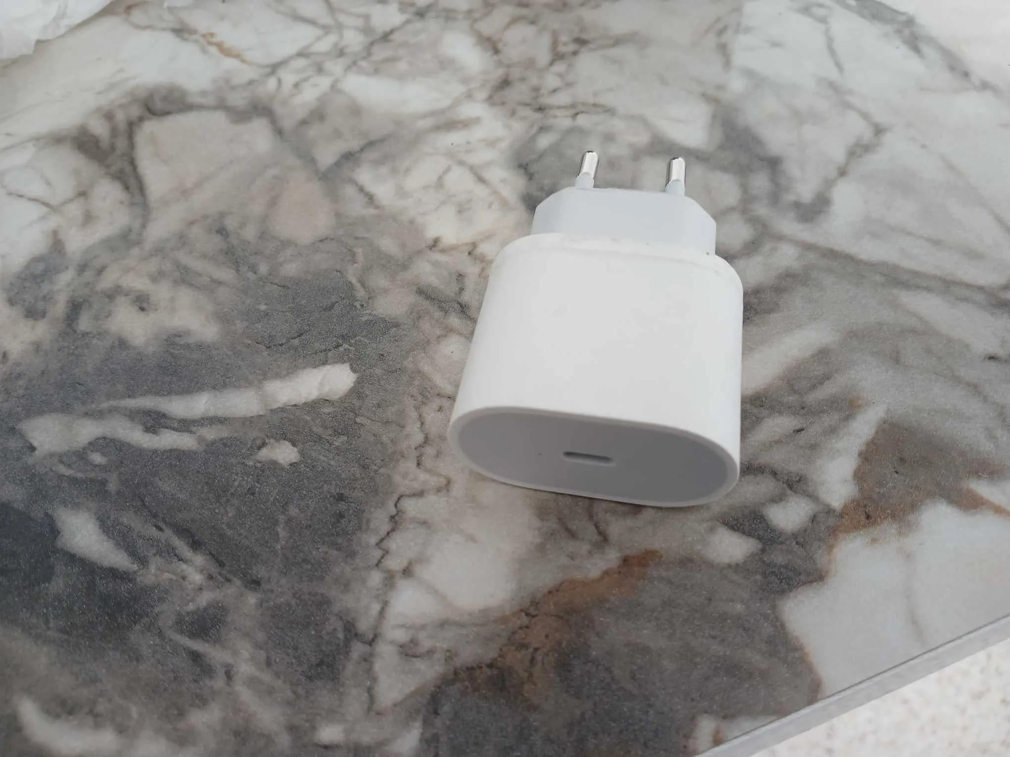 🔋 Tête de chargeur Apple 20W originale – Charge rapide et sécurisée