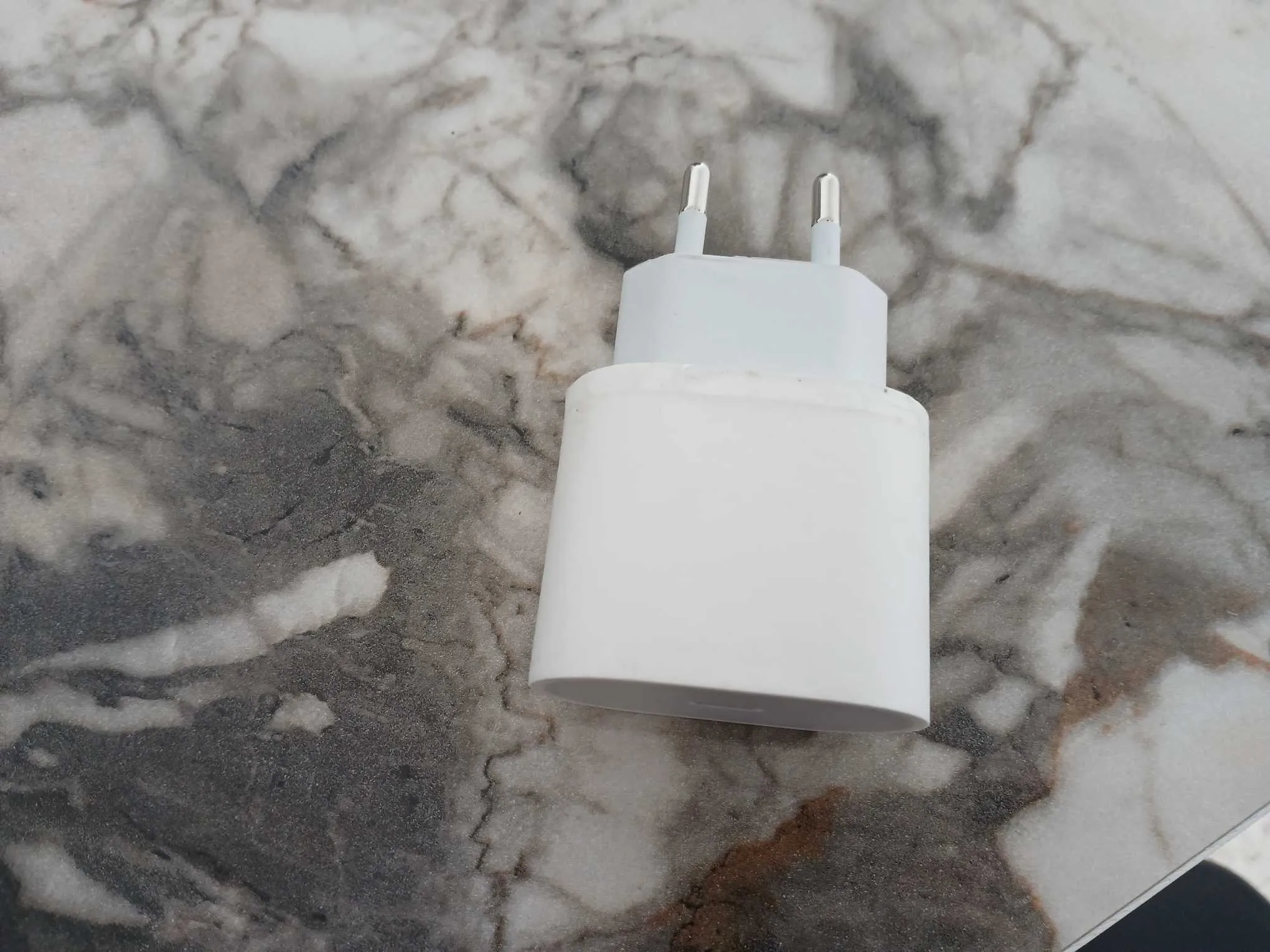 🔋 Tête de chargeur Apple 20W originale – Charge rapide et sécurisée