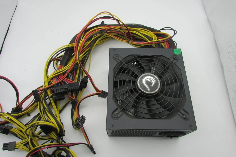 Alimentation 1650W 80+