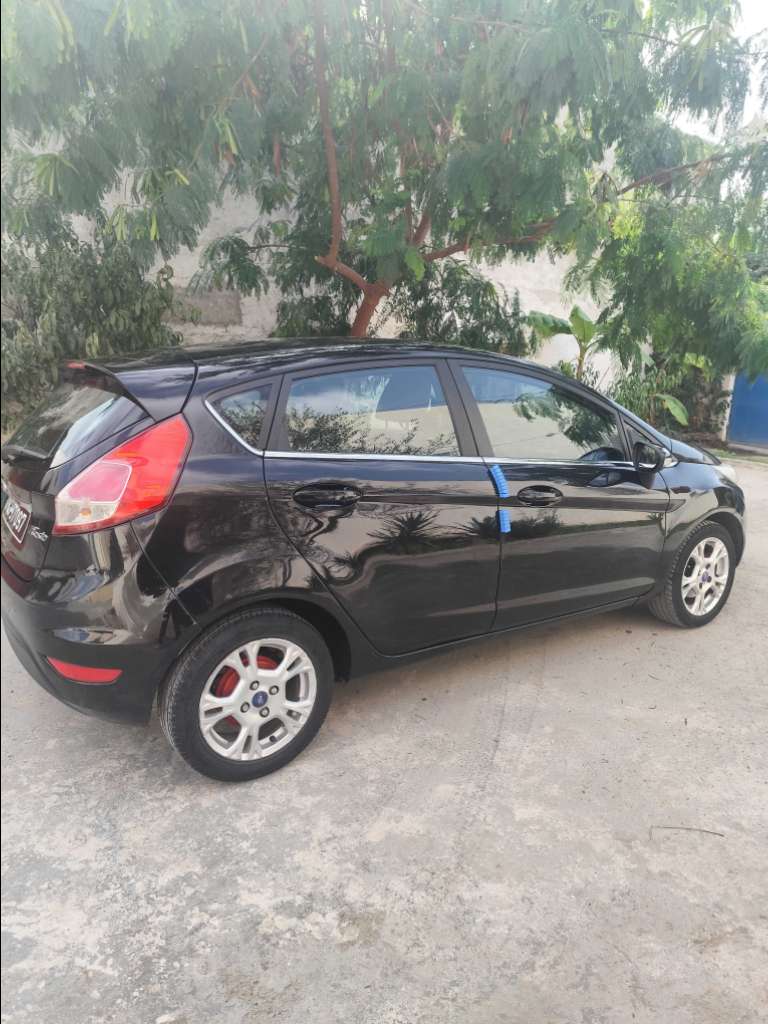 Ford fiesta titanium 