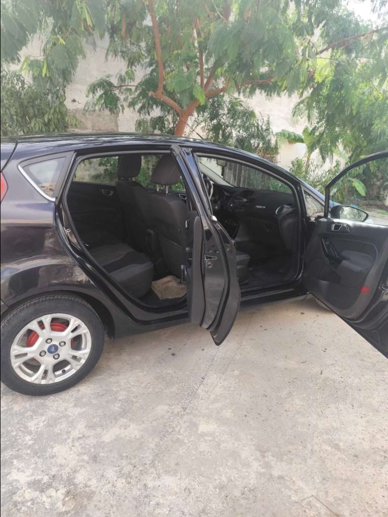 Ford fiesta titanium 