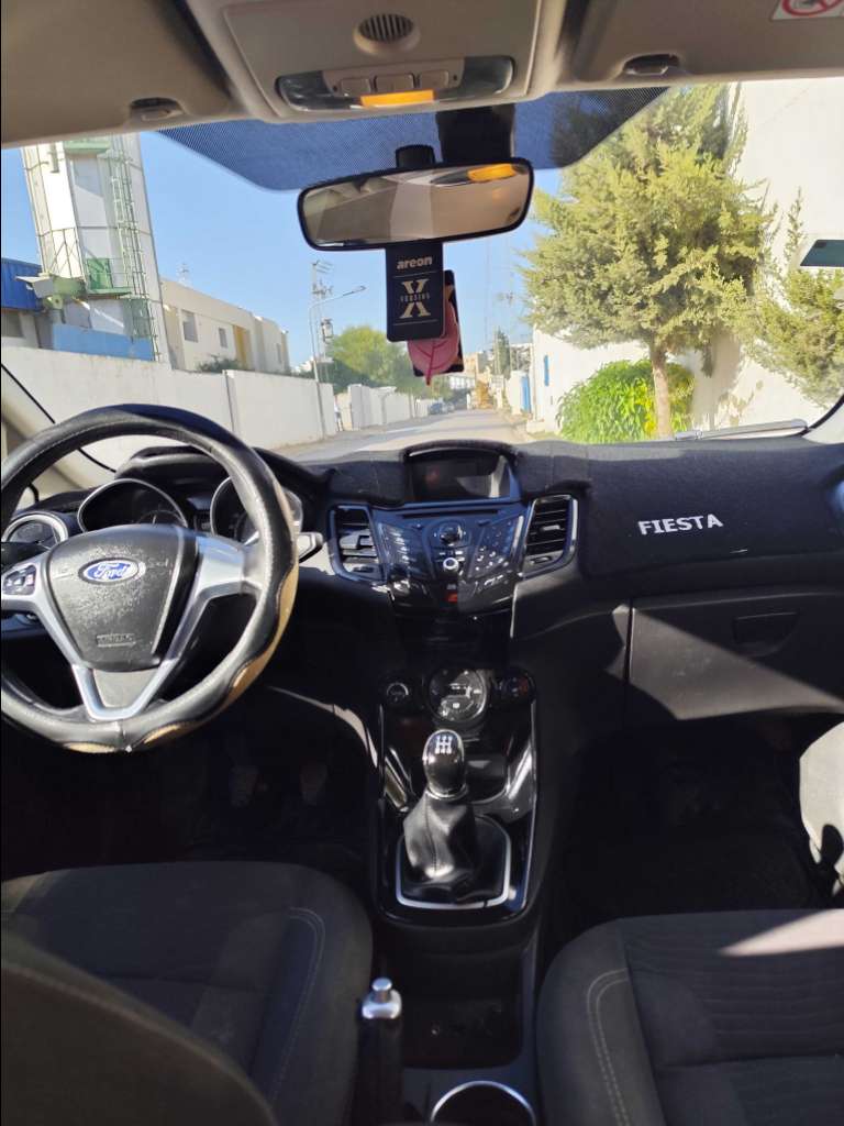 Ford fiesta titanium 