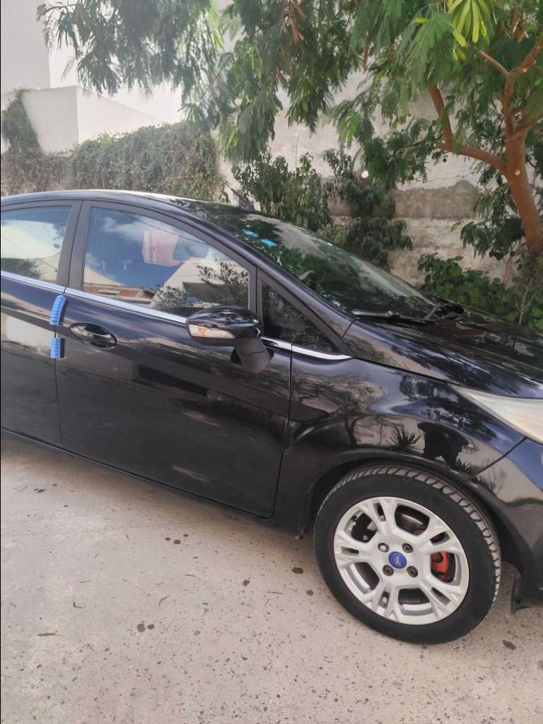 Ford fiesta titanium 