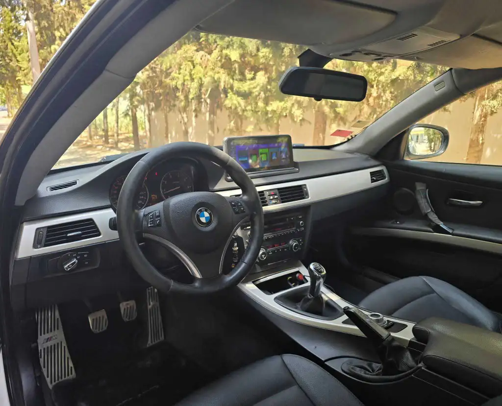 BMW 316 essence 2012 ⛔️  
         ✨️On accepte l'échange des voitures✨️
⁸ 29 13 00 12 / 53100 007