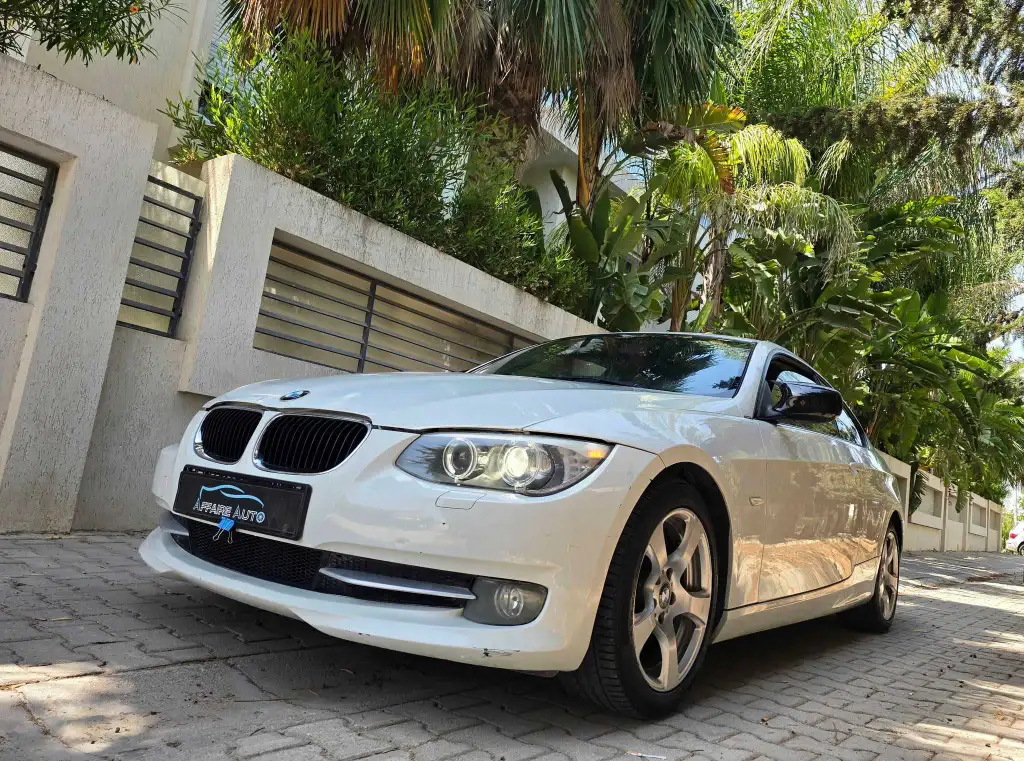 BMW 316 essence 2012 ⛔️  
         ✨️On accepte l'échange des voitures✨️
⁸ 29 13 00 12 / 53100 007