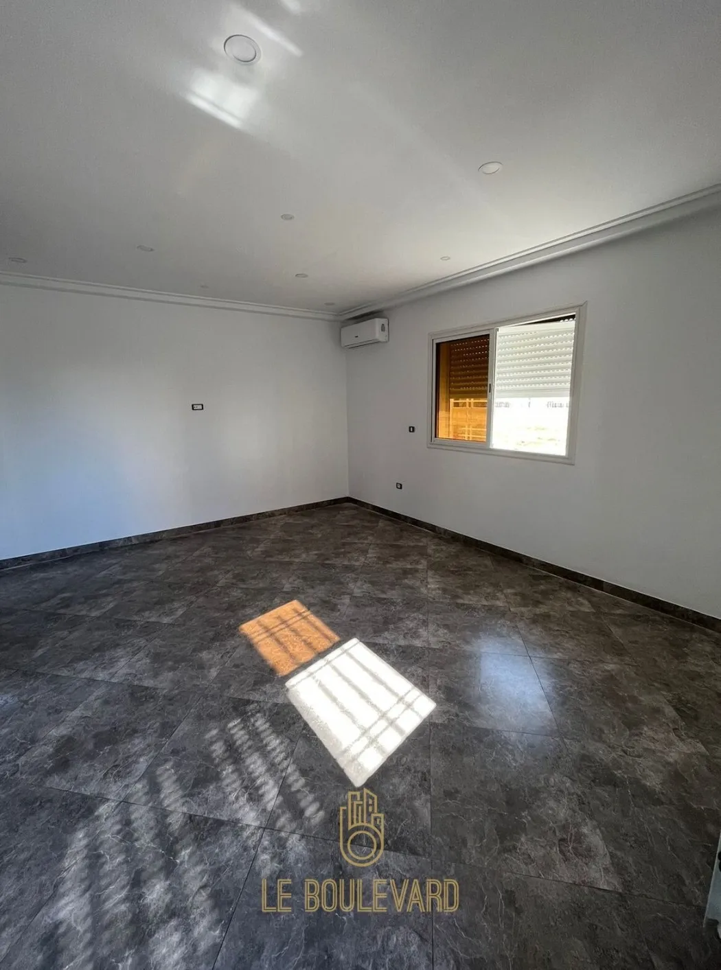 A Louer Rez de chaussée S+2 haut standing, situé à Sidi Mahersi, Nabeul