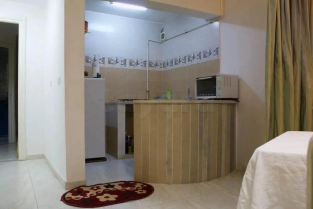 un studio s+1 meublé au rez de jardin a louer a Bardo 2 Prés de Route x
