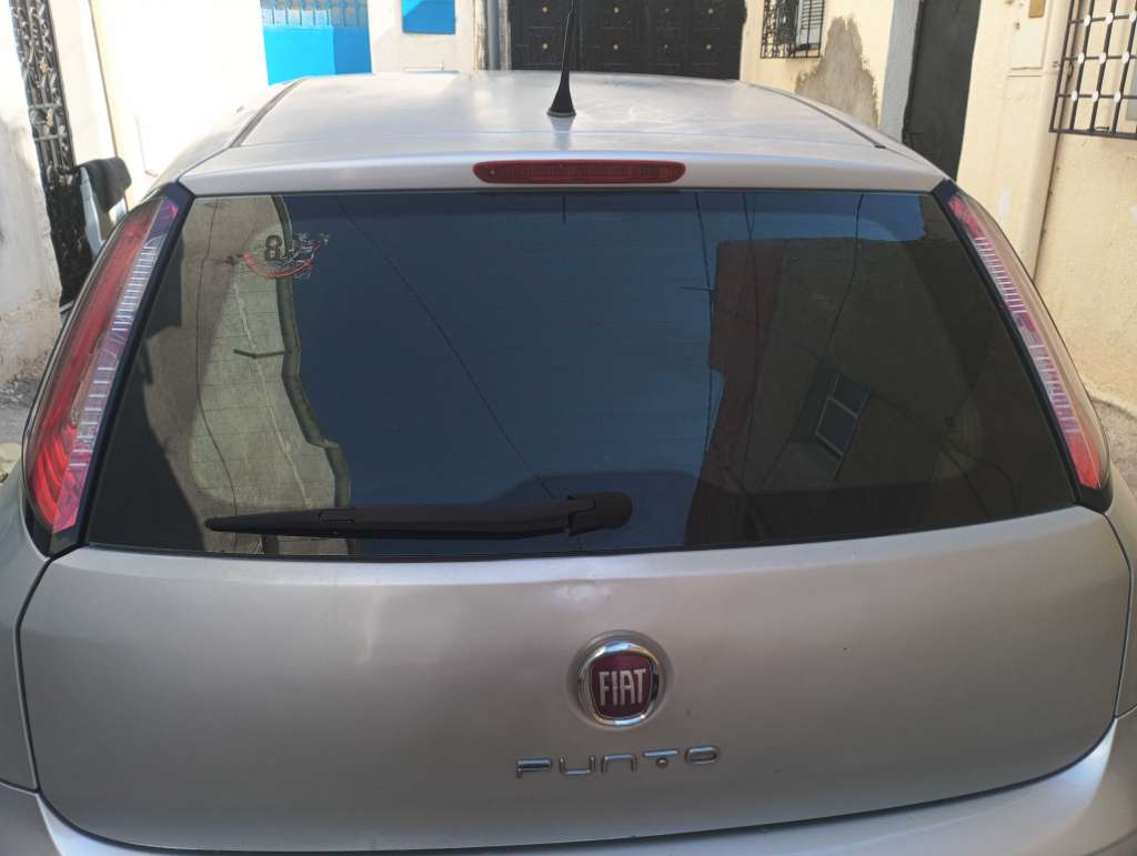 Avendre fiat grande Punto tout options 