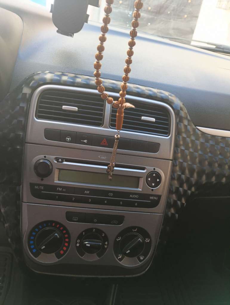 Avendre fiat grande Punto tout options 