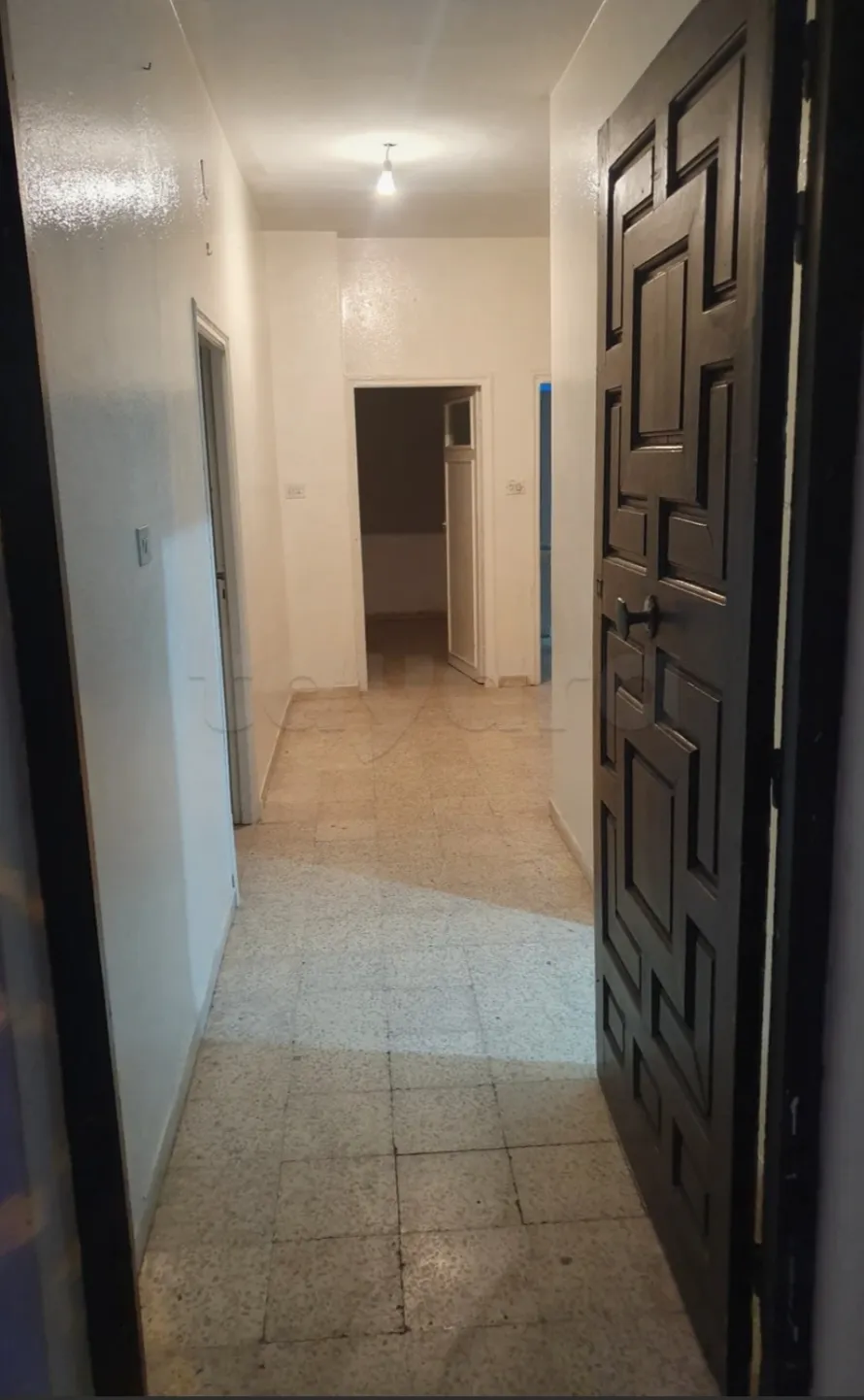 Location S2 vide à La Soukra 