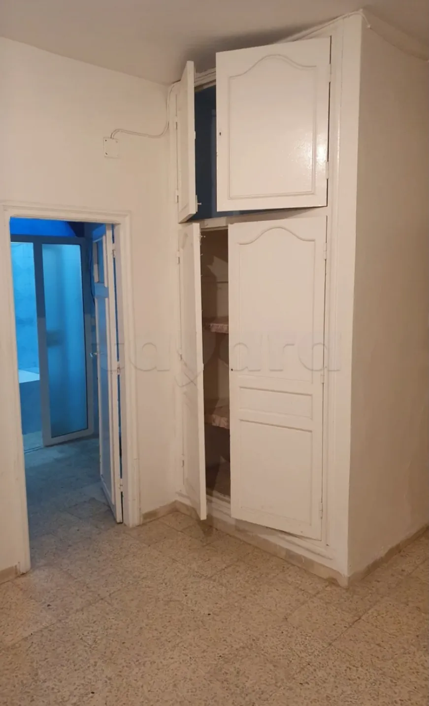 Location S2 vide à La Soukra 