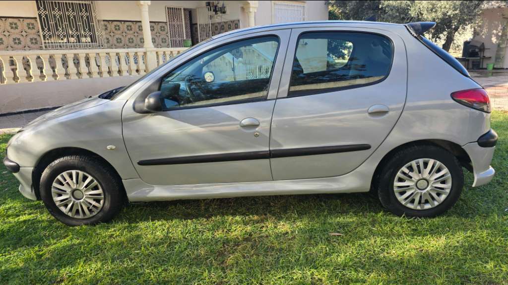 A Vendre Peugeot 206 hdi
